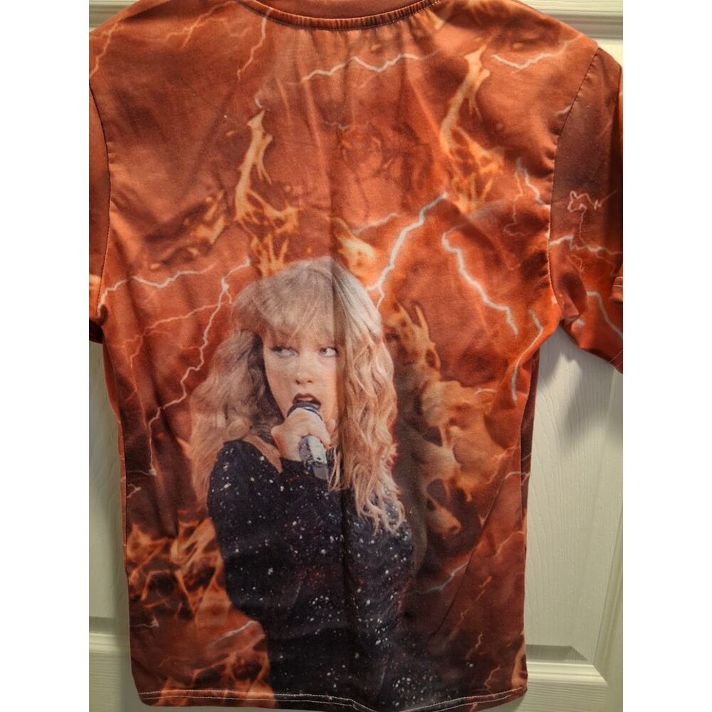 Swiftie Tee - Picture 3 of 4